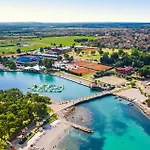 Nice Apartment In Umag With Wifi Daire Umag