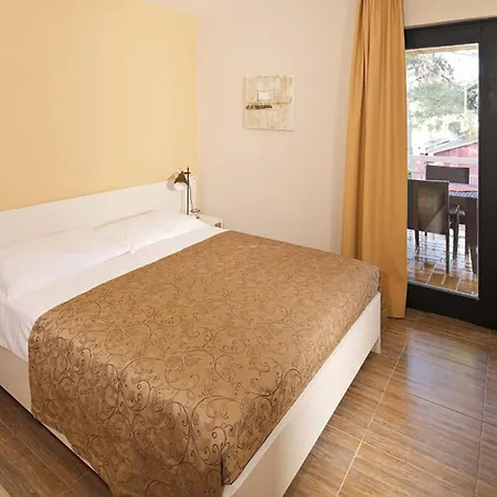 Nice Apartment In Umag With Wifi Appartamento *
