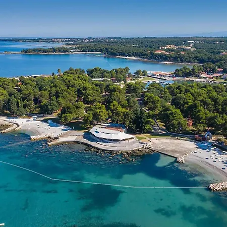 In With Outdoor Swimming Pool Ουμάγκ