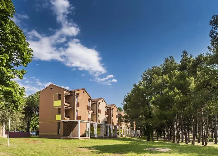 Διαμέρισμα In With Outdoor Swimming Pool